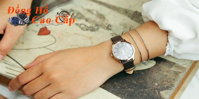 Lợi ích vượt trội khi sử dụng đồng hồ thời trang nữ